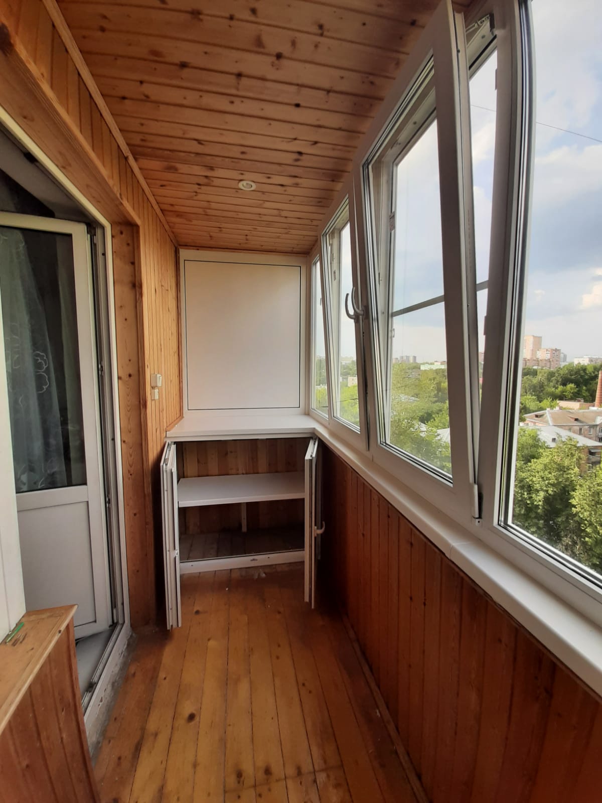 Остекление и отделка балкона под ключ Остекление и отделка балкона под ключ в Балашихе, Московская область